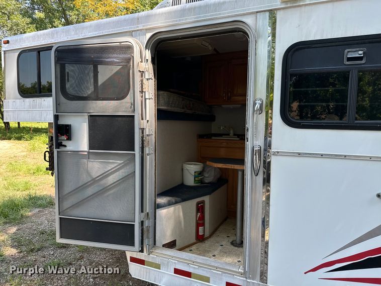 image for item ML9139 2000 Liberty Travalong  horse trailer