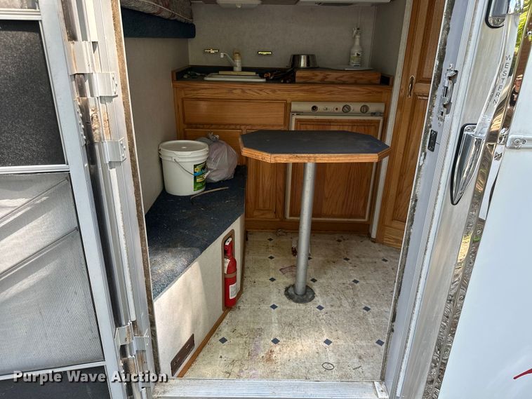 image for item ML9139 2000 Liberty Travalong  horse trailer