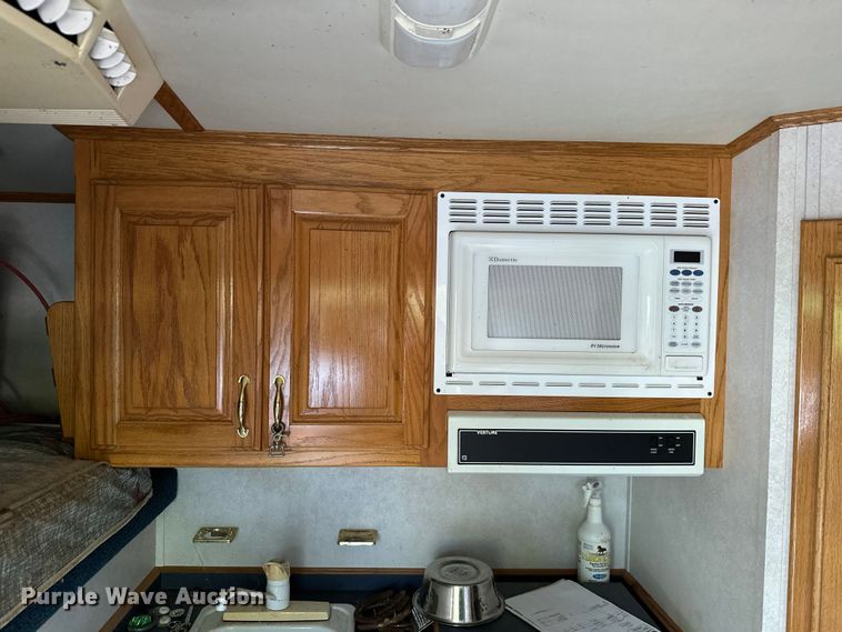 image for item ML9139 2000 Liberty Travalong  horse trailer