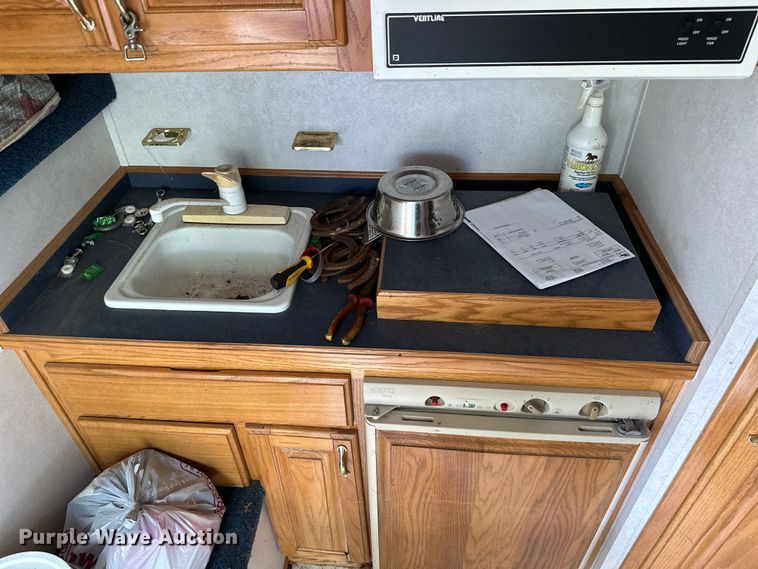 image for item ML9139 2000 Liberty Travalong  horse trailer