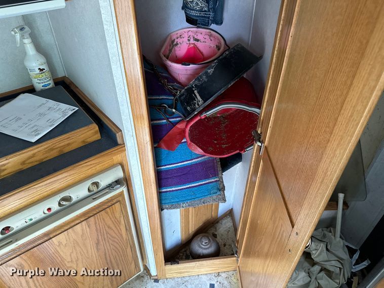 image for item ML9139 2000 Liberty Travalong  horse trailer