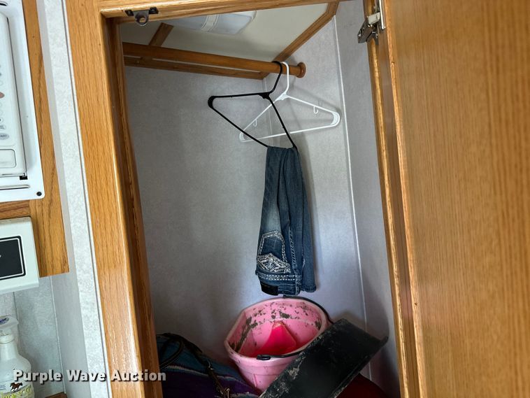 image for item ML9139 2000 Liberty Travalong  horse trailer