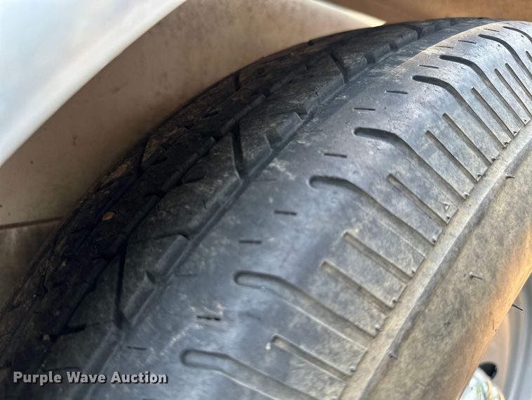 image for item ML9139 2000 Liberty Travalong  horse trailer