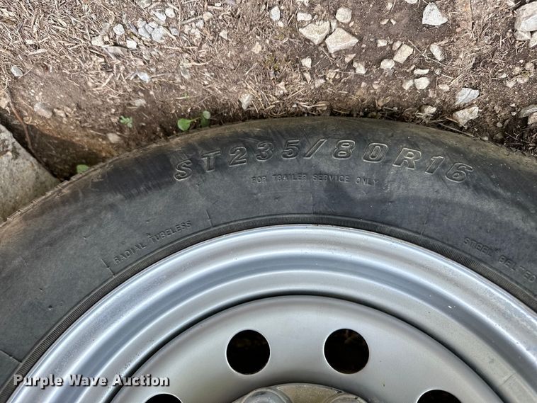 image for item ML9139 2000 Liberty Travalong  horse trailer