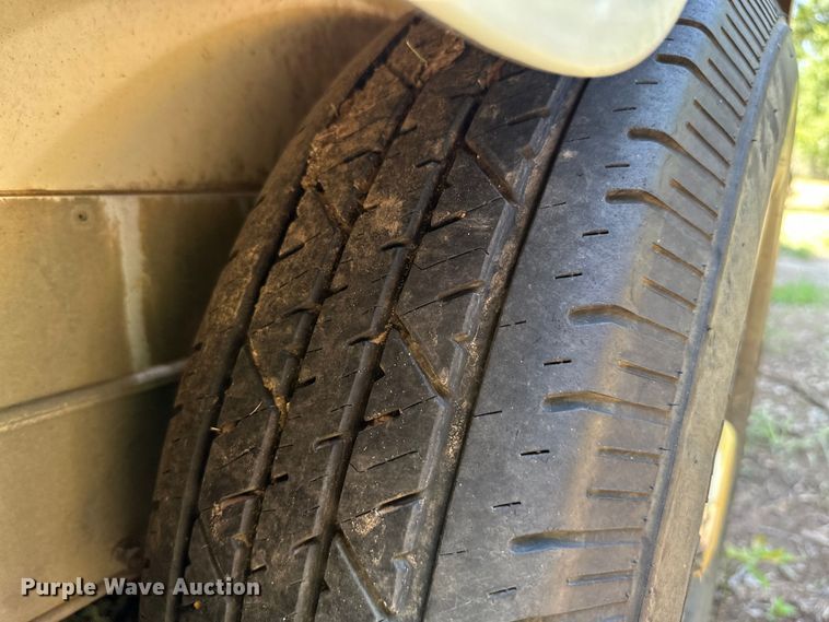 image for item ML9139 2000 Liberty Travalong  horse trailer