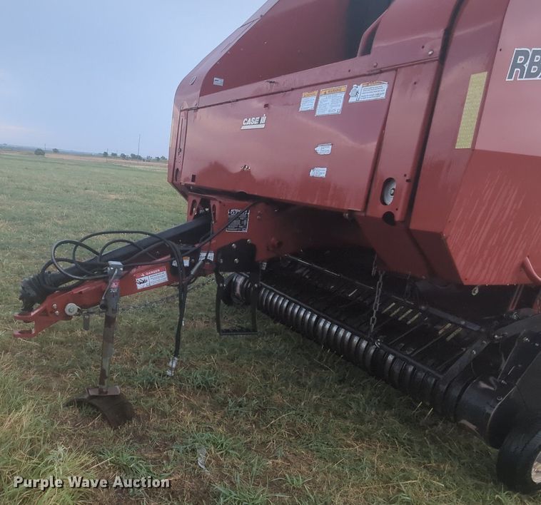 image for item MY9896 2007 Case RBX563  round baler