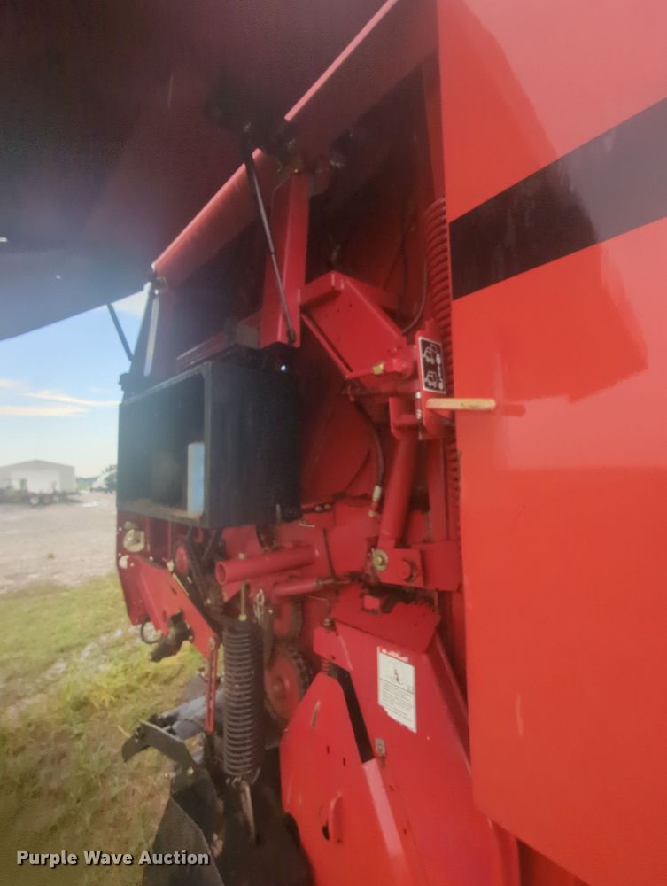image for item MY9896 2007 Case RBX563  round baler