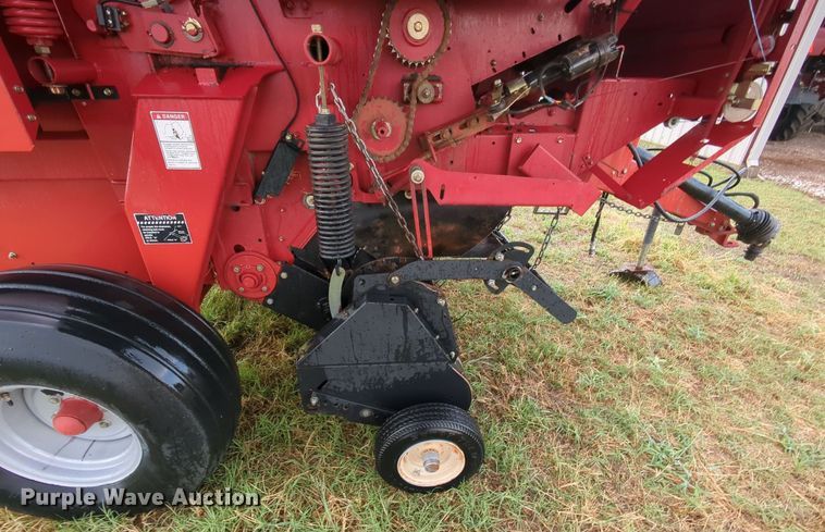 image for item MY9896 2007 Case RBX563  round baler