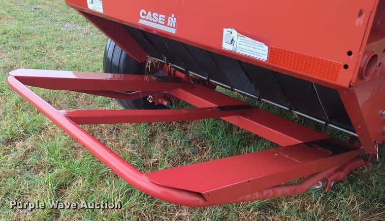 image for item MY9896 2007 Case RBX563  round baler