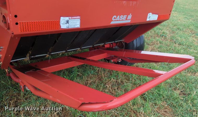 image for item MY9896 2007 Case RBX563  round baler