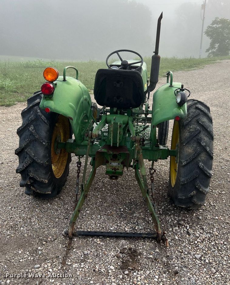 image for item NA9078 1979 John Deere 850  tractor