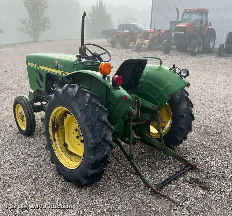 image for item NA9078 1979 John Deere 850  tractor