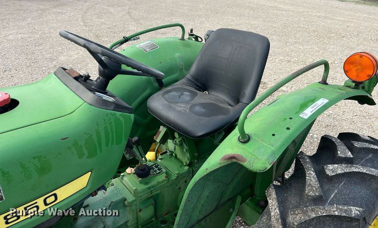 image for item NA9078 1979 John Deere 850  tractor