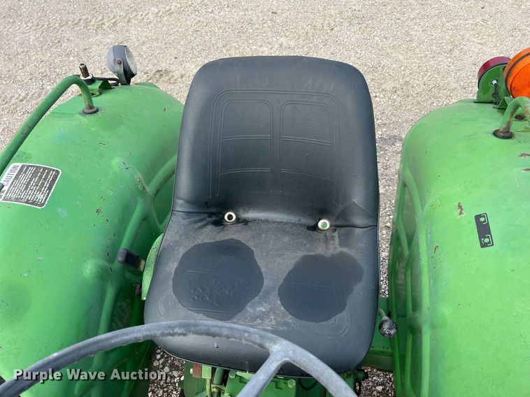 image for item NA9078 1979 John Deere 850  tractor