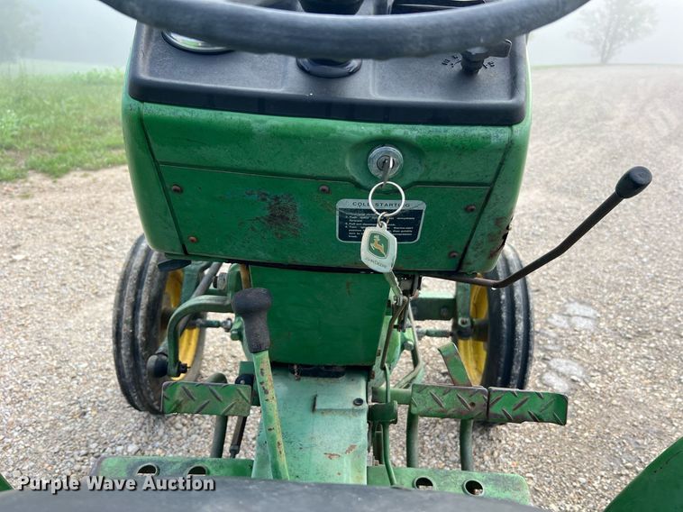 image for item NA9078 1979 John Deere 850  tractor