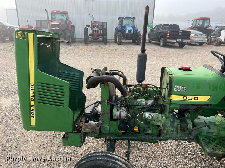 image for item NA9078 1979 John Deere 850  tractor
