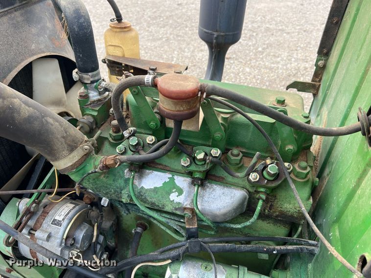 image for item NA9078 1979 John Deere 850  tractor