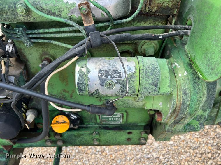 image for item NA9078 1979 John Deere 850  tractor