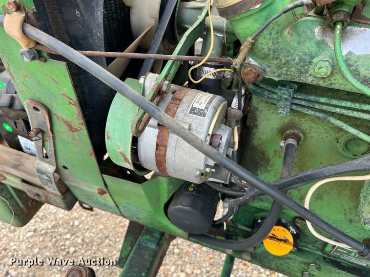 image for item NA9078 1979 John Deere 850  tractor