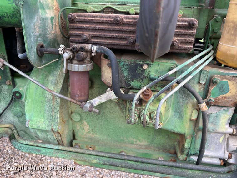 image for item NA9078 1979 John Deere 850  tractor