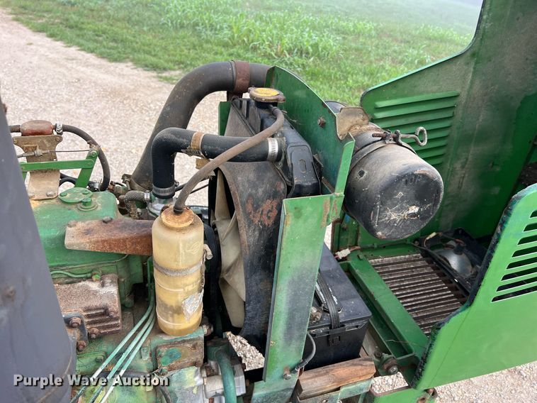 image for item NA9078 1979 John Deere 850  tractor