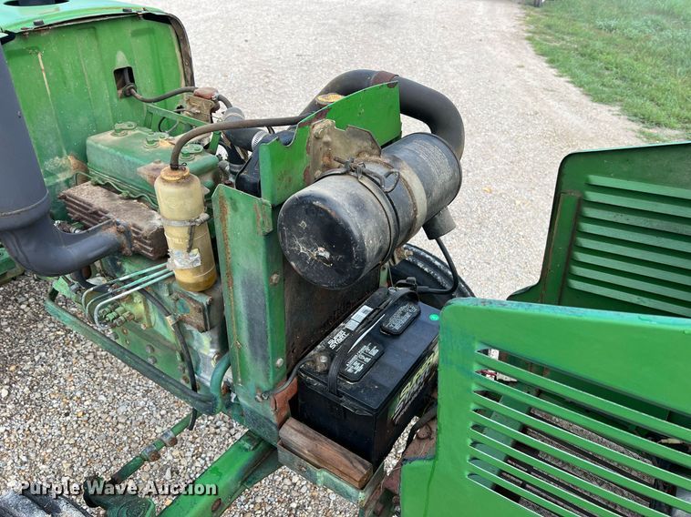 image for item NA9078 1979 John Deere 850  tractor