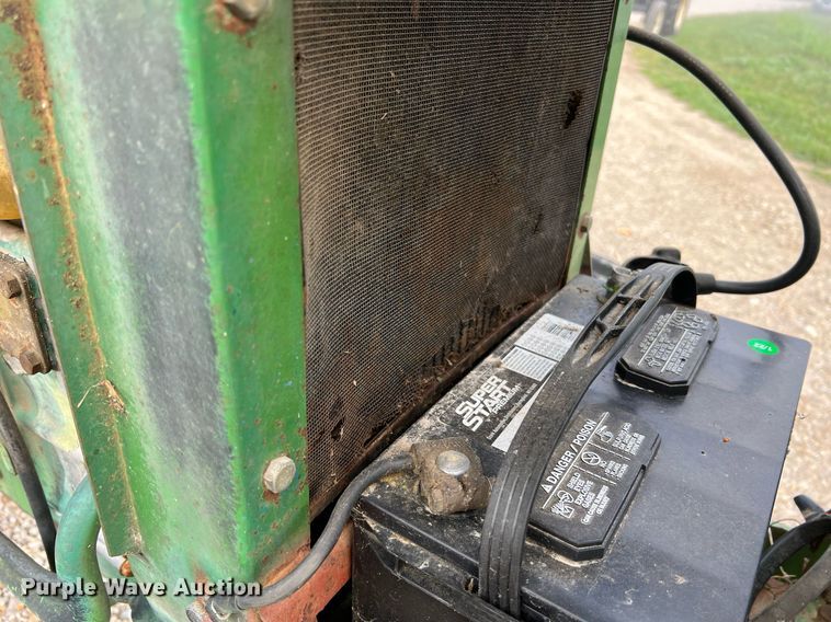 image for item NA9078 1979 John Deere 850  tractor