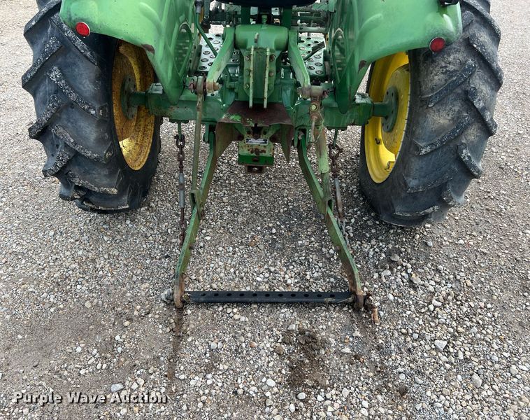 image for item NA9078 1979 John Deere 850  tractor