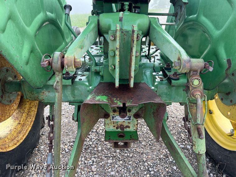 image for item NA9078 1979 John Deere 850  tractor