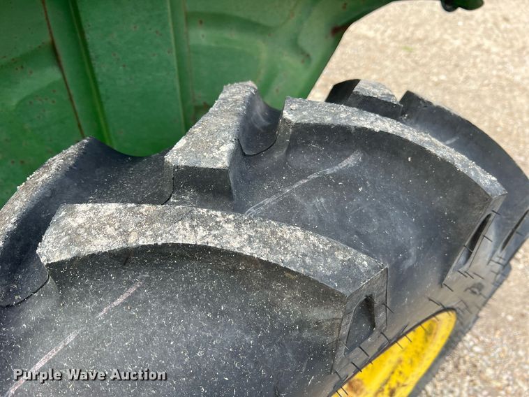 image for item NA9078 1979 John Deere 850  tractor