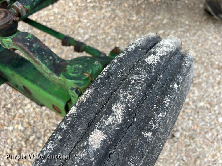 image for item NA9078 1979 John Deere 850  tractor