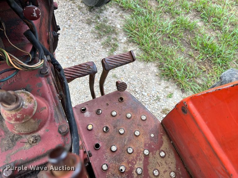 image for item NA9079 1978 Allis Chalmers 5040  tractor