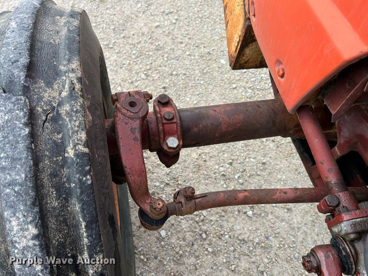 image for item NA9079 1978 Allis Chalmers 5040  tractor