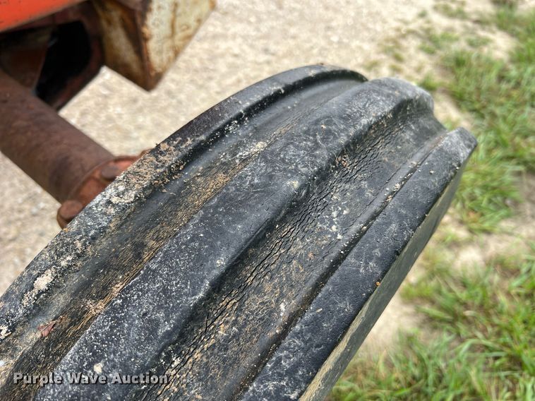 image for item NA9079 1978 Allis Chalmers 5040  tractor