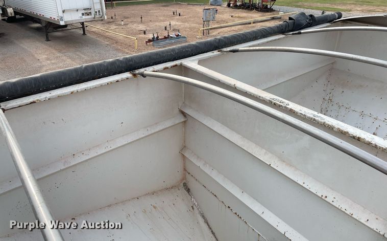 image for item NH9751 1993 International  fertilizer delivery truck