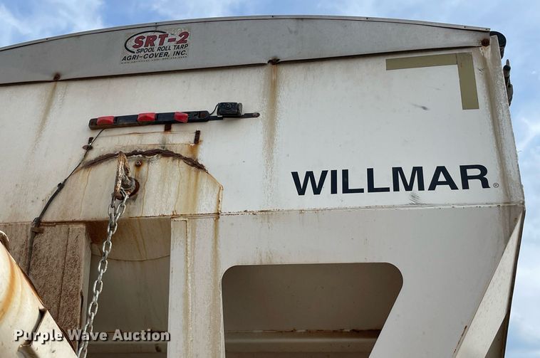 image for item NH9751 1993 International  fertilizer delivery truck