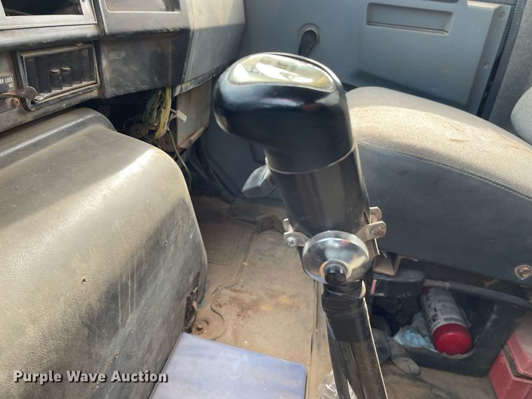 image for item NH9751 1993 International  fertilizer delivery truck