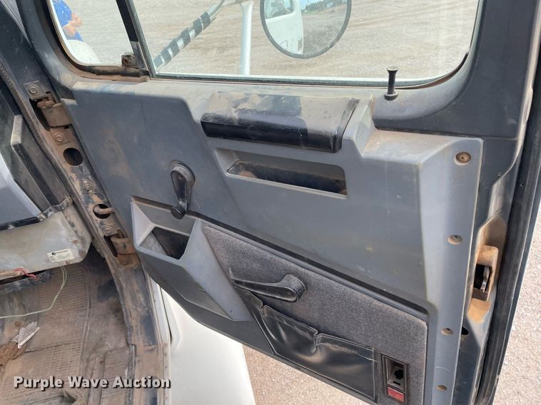 image for item NH9751 1993 International  fertilizer delivery truck