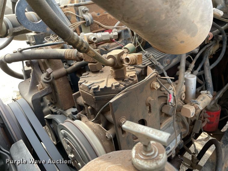 image for item NH9751 1993 International  fertilizer delivery truck