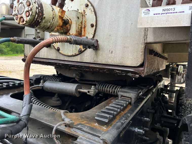 image for item NI9013 1999 Warren Mfg. Inc. AT-40-SER7  feed delivery trailer