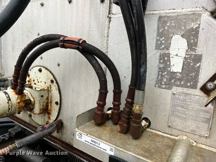 image for item NI9013 1999 Warren Mfg. Inc. AT-40-SER7  feed delivery trailer