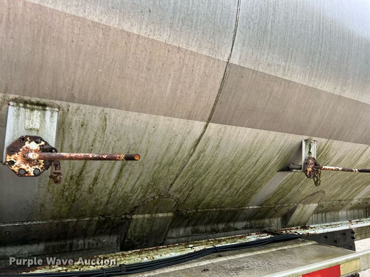 image for item NI9013 1999 Warren Mfg. Inc. AT-40-SER7  feed delivery trailer