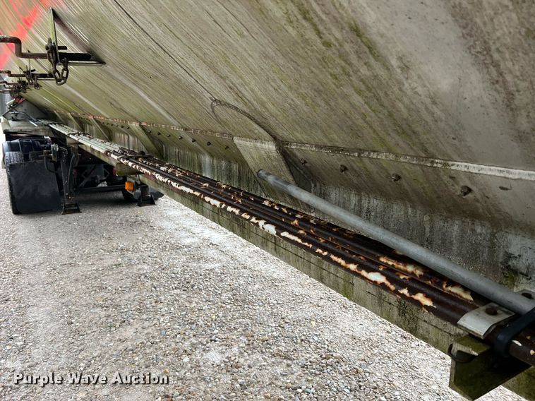 image for item NI9013 1999 Warren Mfg. Inc. AT-40-SER7  feed delivery trailer