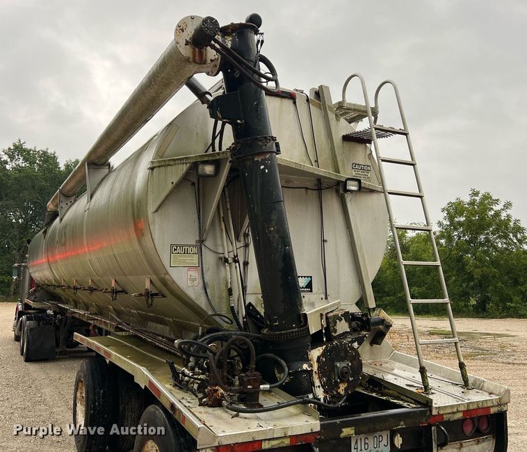 image for item NI9013 1999 Warren Mfg. Inc. AT-40-SER7  feed delivery trailer