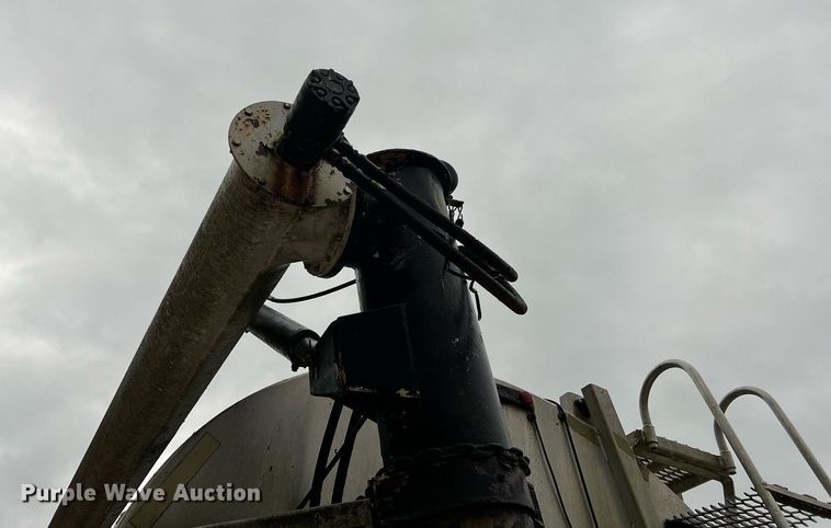 image for item NI9013 1999 Warren Mfg. Inc. AT-40-SER7  feed delivery trailer