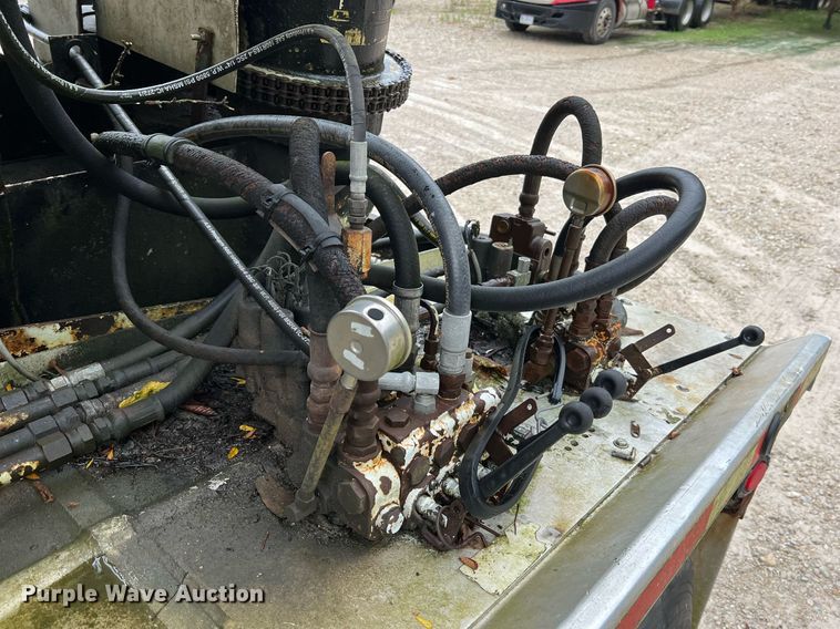 image for item NI9013 1999 Warren Mfg. Inc. AT-40-SER7  feed delivery trailer