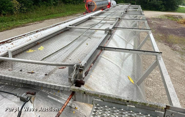 image for item NI9013 1999 Warren Mfg. Inc. AT-40-SER7  feed delivery trailer