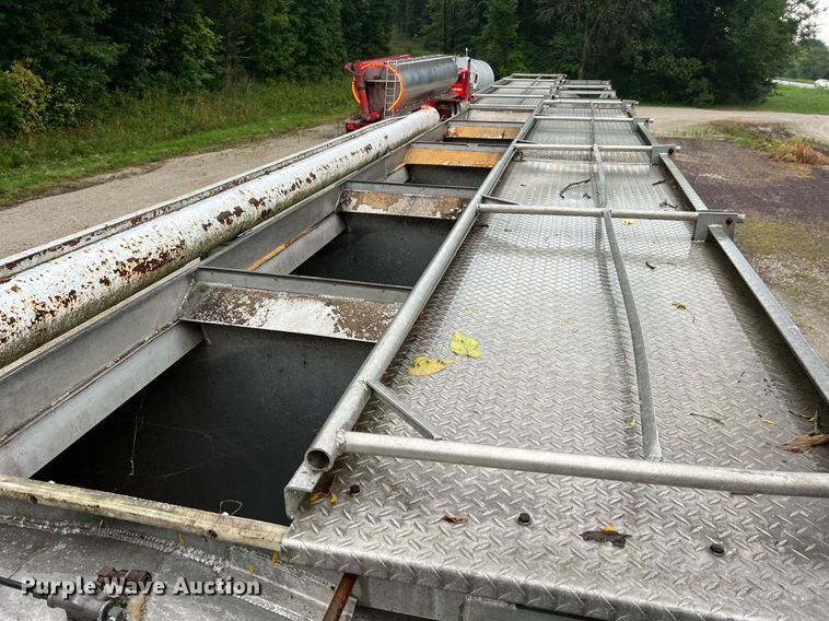 image for item NI9013 1999 Warren Mfg. Inc. AT-40-SER7  feed delivery trailer