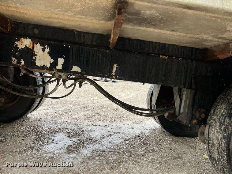 image for item NI9013 1999 Warren Mfg. Inc. AT-40-SER7  feed delivery trailer