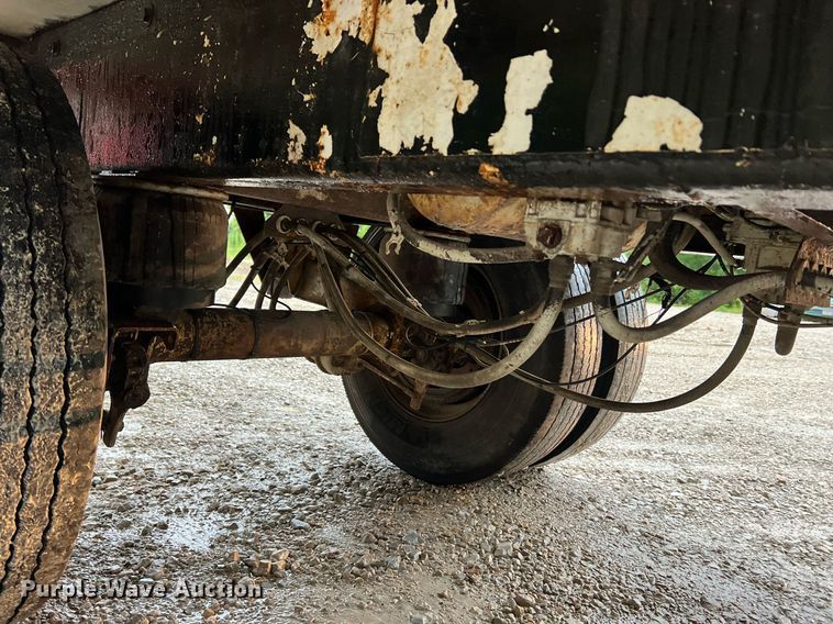 image for item NI9013 1999 Warren Mfg. Inc. AT-40-SER7  feed delivery trailer